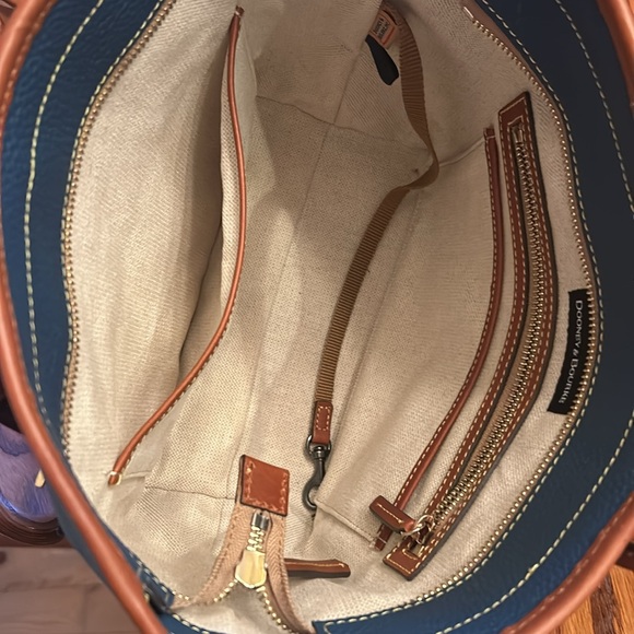 Dooney and Bourke purse - Picture 5 of 11